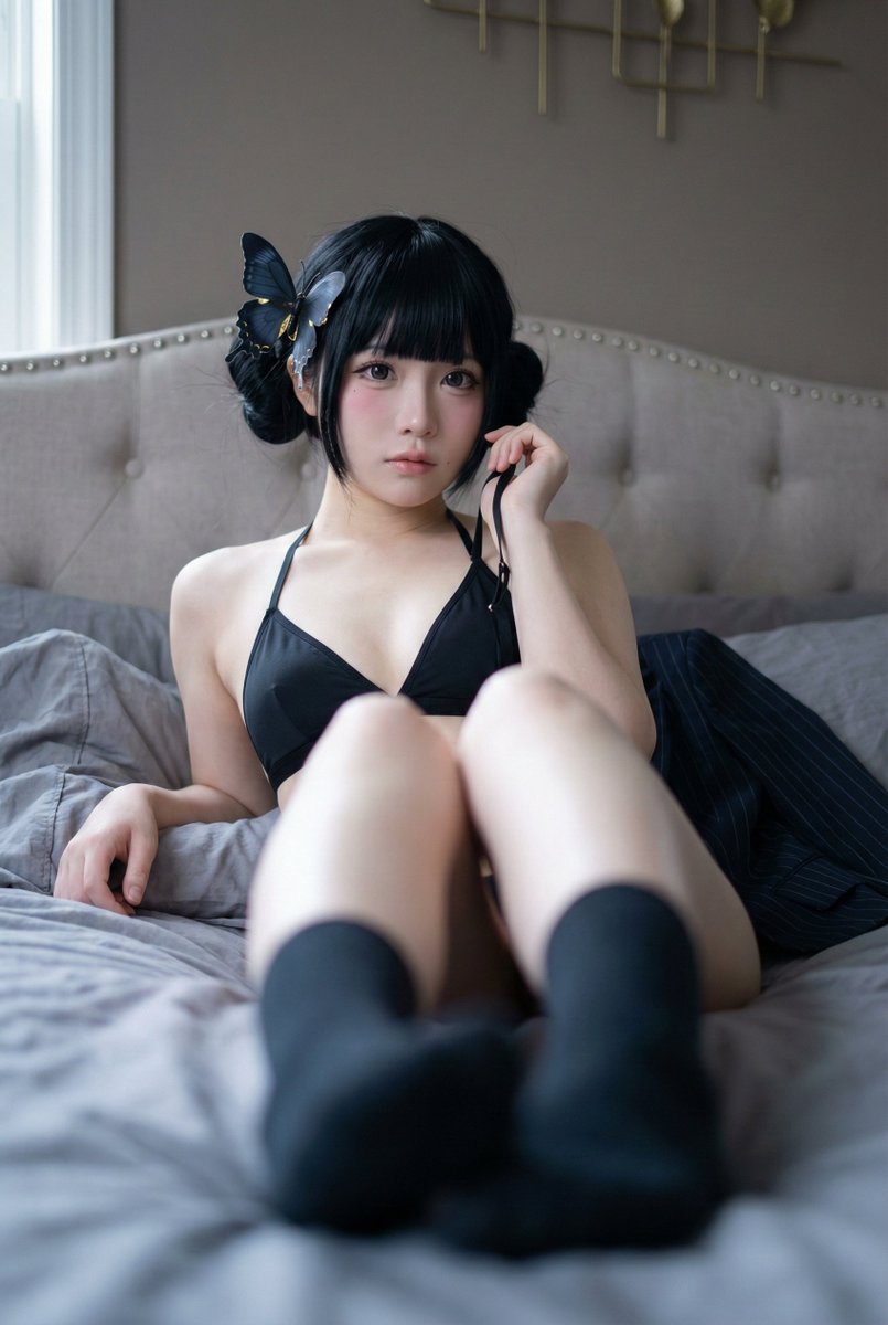 { "subject": { "description": "An adult woman in a cosplay in...